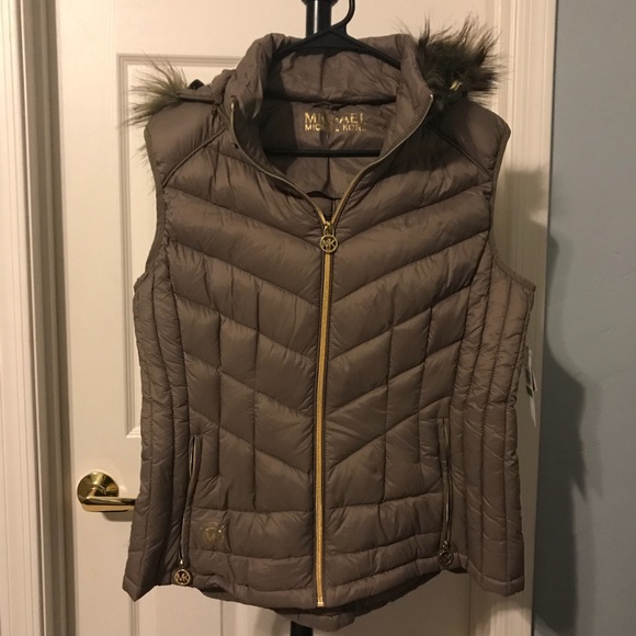 michael kors vest with fur hood